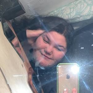 Meet your Posher, Ellaray